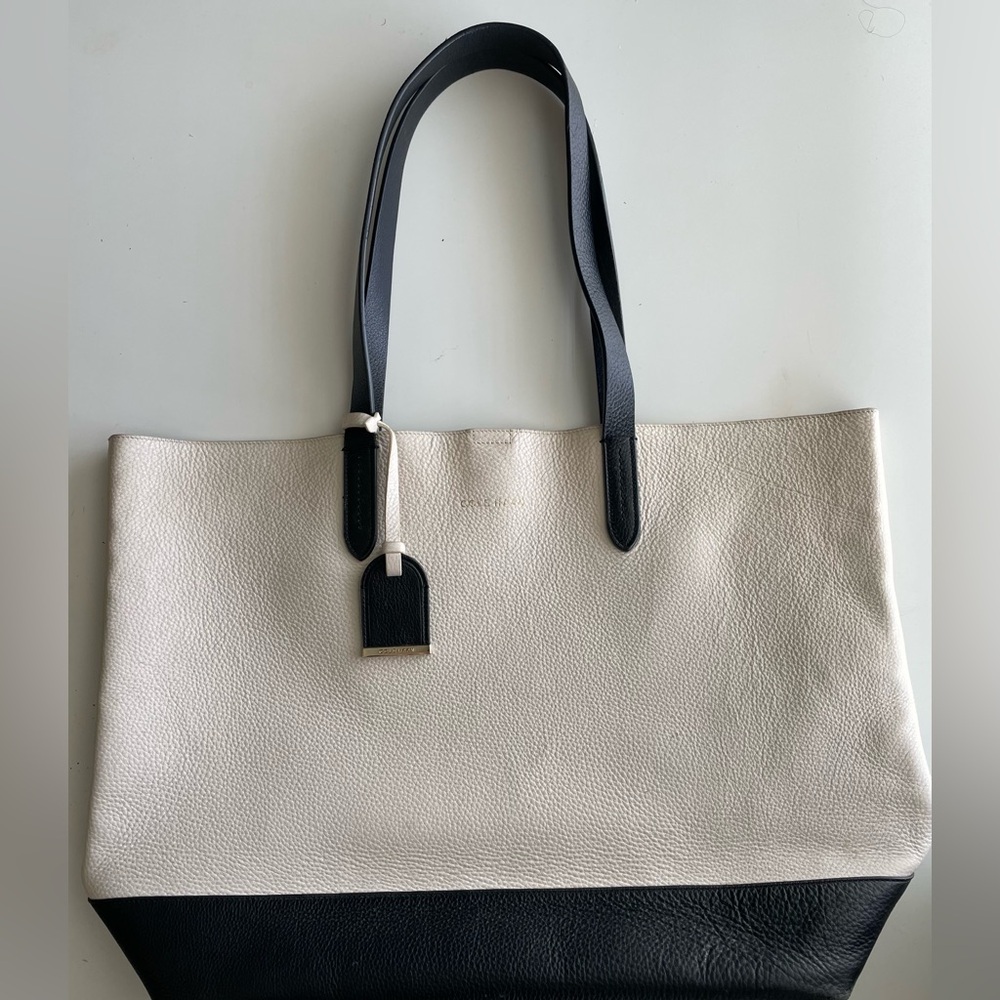 AMAZING COLE HANN BAG! In excellent condition!